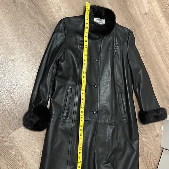 Mink-lined Leather coat - Picture 6 of 12